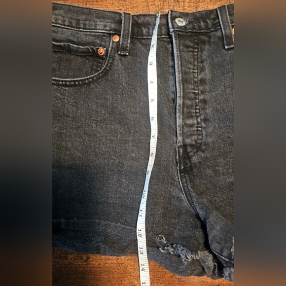 Levis Premium Women's Denim Big E Black Button Fly Ribcage Shorts Size 31 - Picture 15 of 15